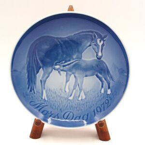 Bing & Grondahl BG 1972 Mothers Day Plate Mors Dag Horse and Foal Denmark Blue